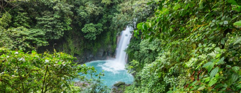 image of a waterfall in Costa Rica