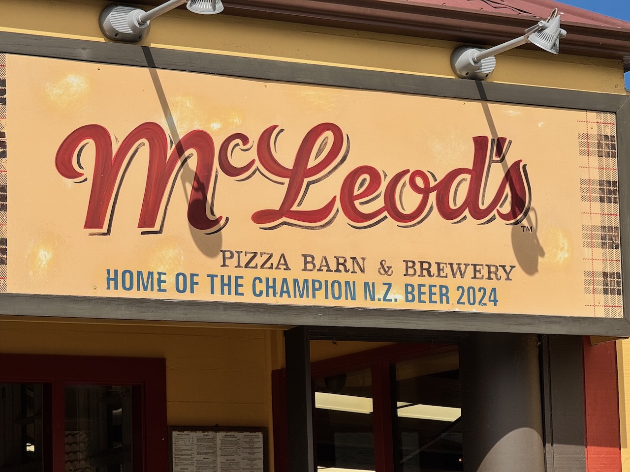 McLeod Pizzeria – in Waipu
