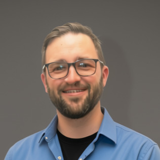 headshot of ryan kreuzer